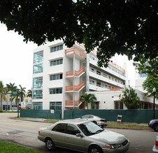 Meridian 5 Lofts in Miami Beach, FL - Building Photo - Building Photo