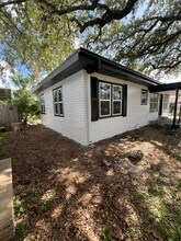 214 Nassau Dr in San Antonio, TX - Foto de edificio - Building Photo
