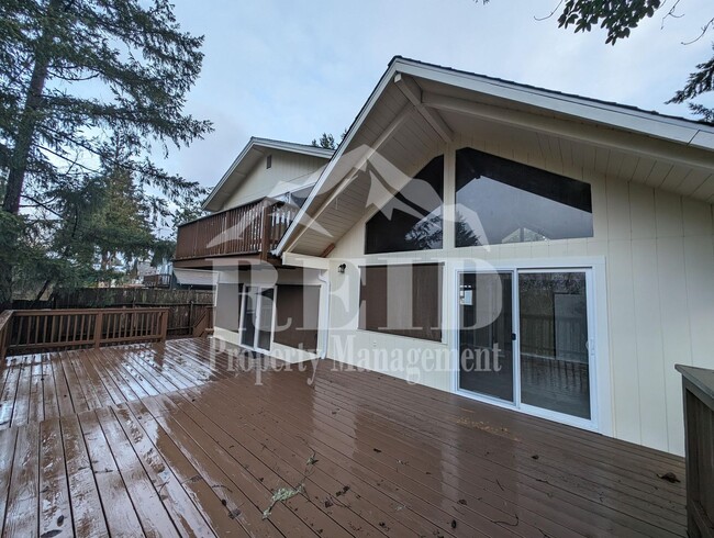 property at 671 E Creekside Dr