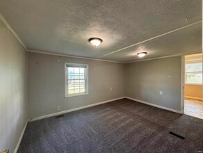 800 Clark St in Kokomo, IN - Building Photo - Building Photo