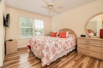 22 Stillwell Ct in Bridgewater, NJ - Building Photo - Building Photo