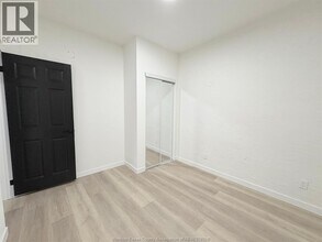1370 Wyandotte St E in Windsor, ON - Building Photo - Building Photo