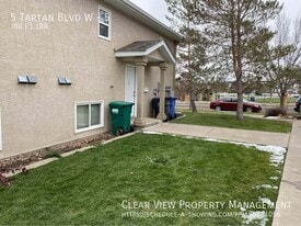 5 Tartan Blvd W in Lethbridge, AB - Building Photo