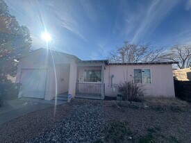 1039 Princeton Dr NE in Albuquerque, NM - Building Photo