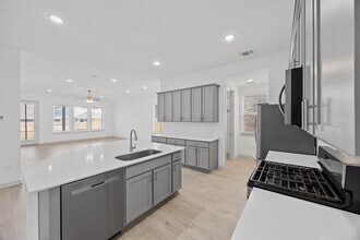 400 Deerpath St in Leander, TX - Building Photo - Building Photo