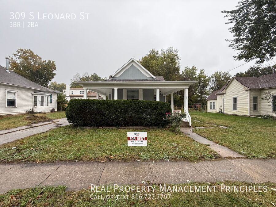 309 S Leonard St in Liberty, MO - Building Photo