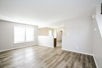 1445 Bluestem Dr in Greenwood, IN - Building Photo - Building Photo