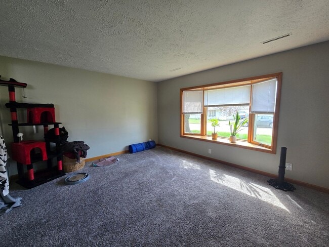 3016 Robert St in Bloomington, IL - Building Photo - Building Photo