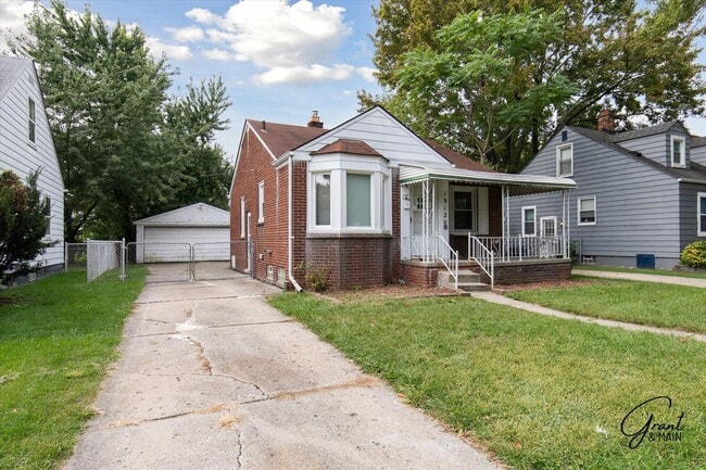 19120 Elkhart St in Harper Woods, MI - Building Photo - Building Photo