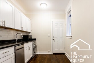 648 W Roscoe St in Chicago, IL - Building Photo - Building Photo