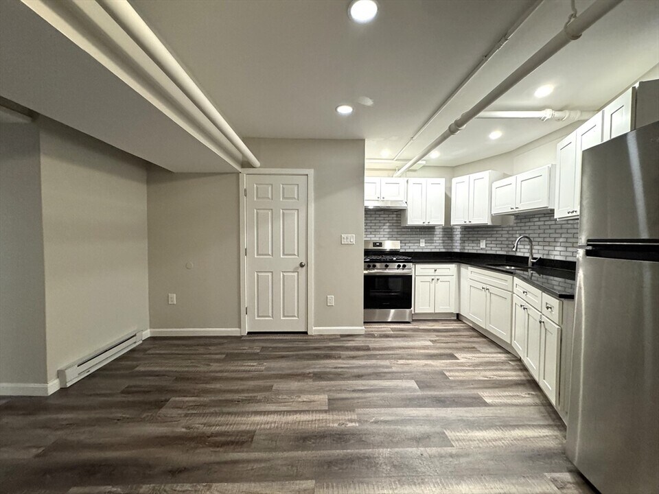 331 Broadway in Somerville, MA - Building Photo