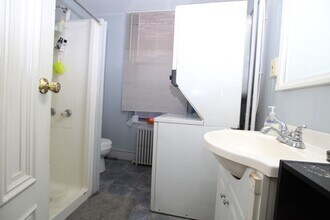 2004 Chestnut St in Philadelphia, PA - Building Photo - Building Photo