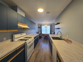 184 Deer Ct Dr in Middletown, NY - Foto de edificio - Building Photo