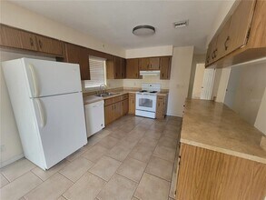 16352 S Hwy 475 in Summerfield, FL - Building Photo - Building Photo