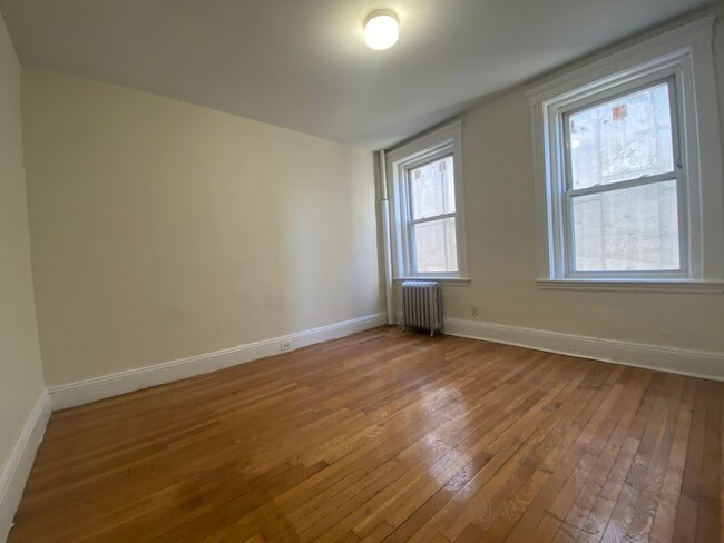 529 Newbury St, Unit 24