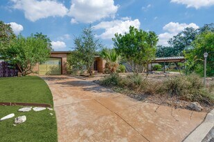 123 Westchester Dr in San Antonio, TX - Building Photo