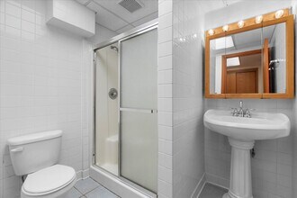620 W Belmont Ave in Chicago, IL - Building Photo - Building Photo