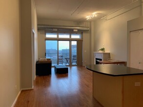 950 W Monroe St in Chicago, IL - Building Photo - Building Photo