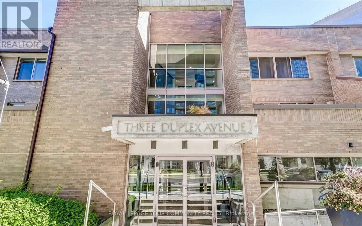 3 Duplex Ave in Toronto, ON - Building Photo