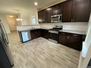 11834 Burnett Rnch in San Antonio, TX - Building Photo - Building Photo