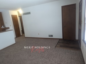 1421 S Haden Ct in Independence, MO - Building Photo - Building Photo