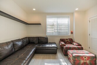 916 N 19th St in Philadelphia, PA - Building Photo - Building Photo