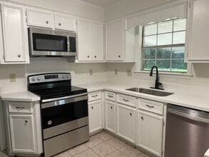 450 Brookstone Dr in Madison, MS - Foto de edificio - Building Photo