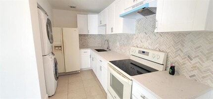 5814 NW 21st St in Lauderhill, FL - Building Photo - Building Photo