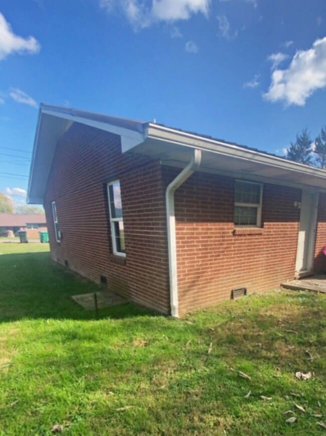 1623 Jefferson St in Morristown, TN - Foto de edificio - Building Photo