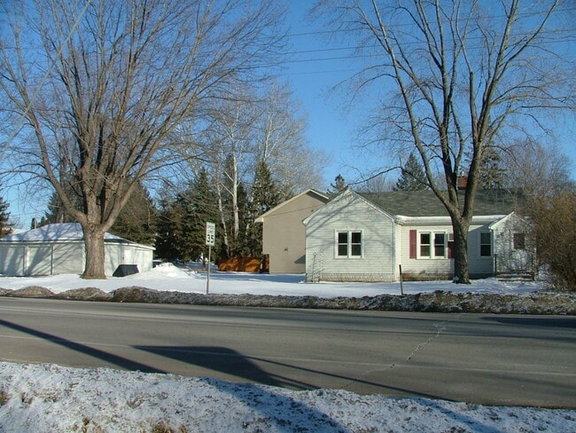 5247 Geneva Ave N in Oakdale, MN - Building Photo - Building Photo