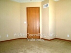 7009 S 177th St in Omaha, NE - Building Photo - Building Photo