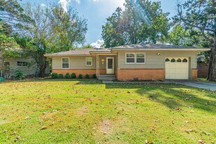 1510 Huntington Way in Norman, OK - Building Photo