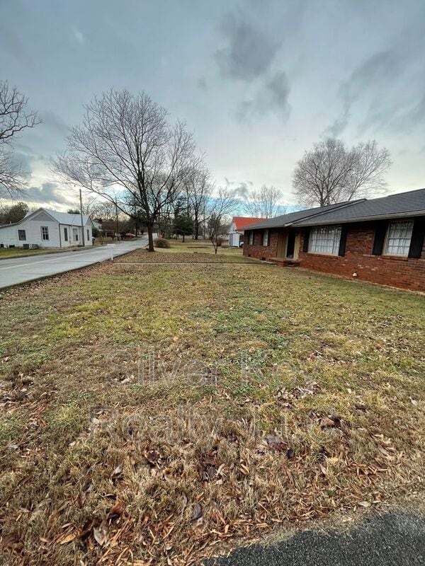 214 Chestnut St in Sweetwater, TN - Building Photo - Building Photo