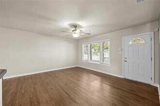 2631 W 45th St in Austin, TX - Building Photo - Building Photo