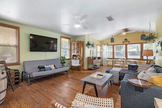 35 Desoto Pl in St. Augustine, FL - Foto de edificio - Building Photo