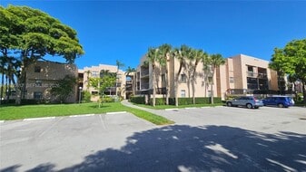 10425 SW 112th Ave in Miami, FL - Building Photo