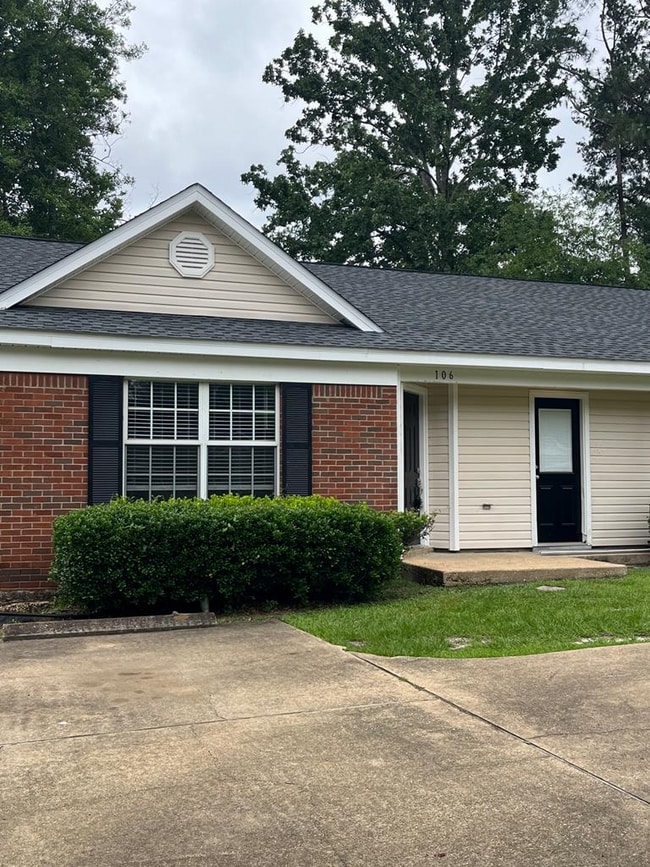 property at 106 Cove Landing Dr