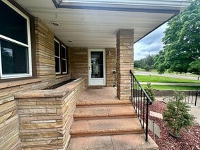 1632 E Shore Dr in St. Paul, MN - Building Photo - Building Photo