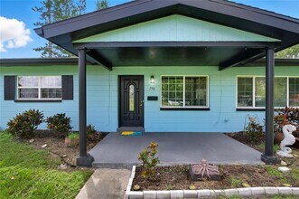 758 42nd Ave NE in St. Petersburg, FL - Building Photo - Building Photo