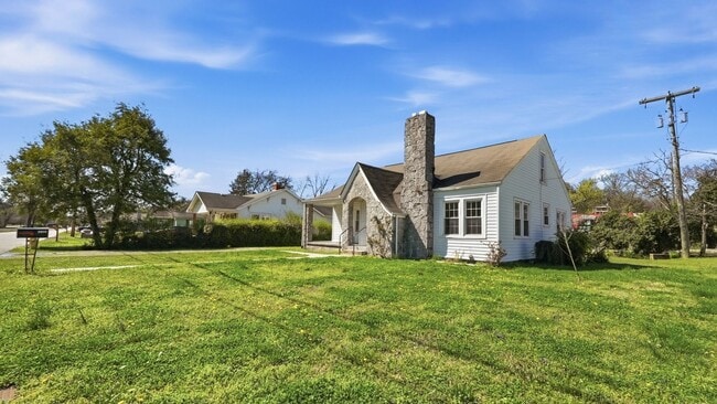 2209 Lyndon Ave W in Red Bank, TN - Building Photo - Building Photo