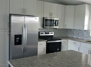 634 Royce Rd in La Belle, FL - Foto de edificio - Building Photo