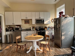 915 Cathedral St, Unit 4 in Baltimore, MD - Foto de edificio - Building Photo