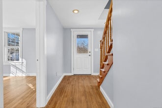 620 Town St in East Haddam, CT - Building Photo - Building Photo