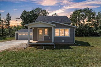 9045 Hillcrest Dr in Whitmore Lake, MI - Building Photo - Building Photo