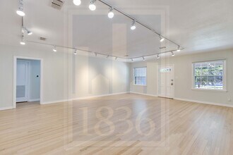 2205 Sharon Ln in Austin, TX - Building Photo - Building Photo