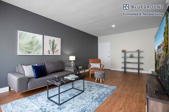 11645 Gorham Ave in Los Angeles, CA - Building Photo - Building Photo