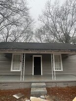 1222 Troup St in Lagrange, GA - Building Photo