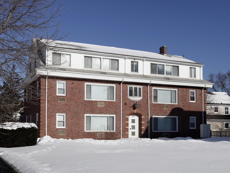 1634-1644 Broad St in Cranston, RI - Building Photo