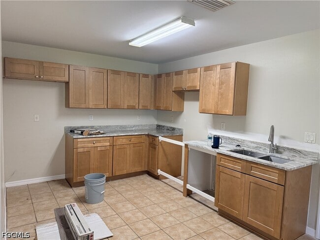 2510 Martin Ave S in Lehigh Acres, FL - Building Photo - Building Photo