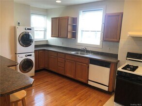 837 White Plains Rd-Unit -3R in Scarsdale, NY - Building Photo - Building Photo